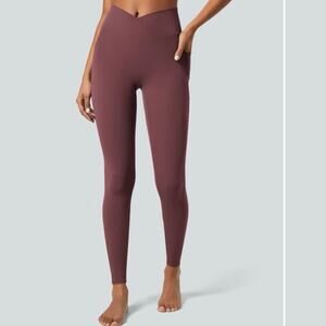 Halara SoftlyZero Crossover Pocket Plain Leggings
